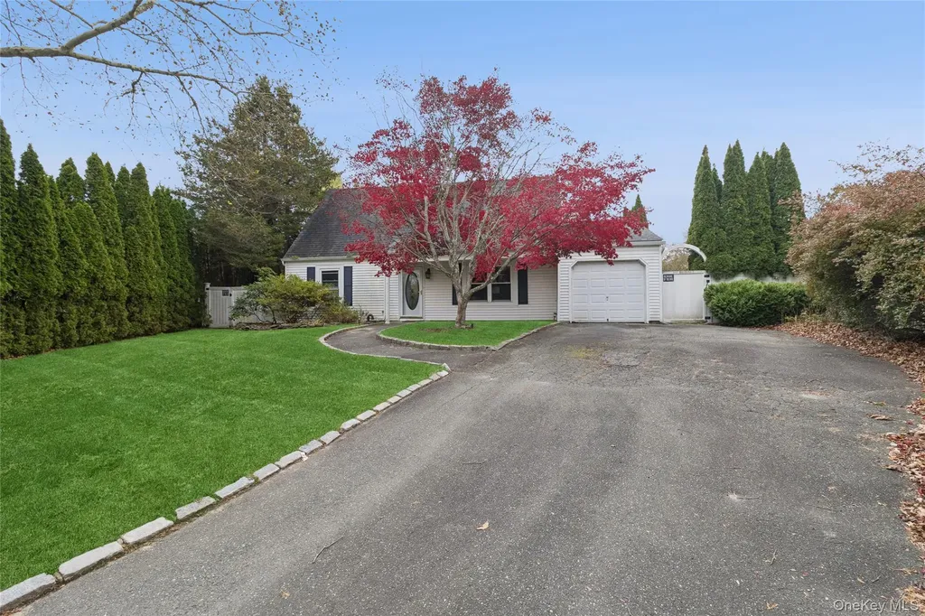3 Meadowgrass Lane Southampton NY 11968