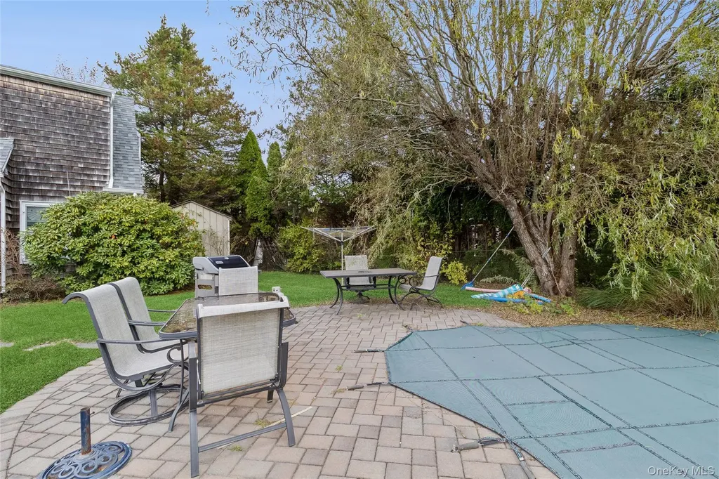 3 Meadowgrass Lane Southampton NY 11968