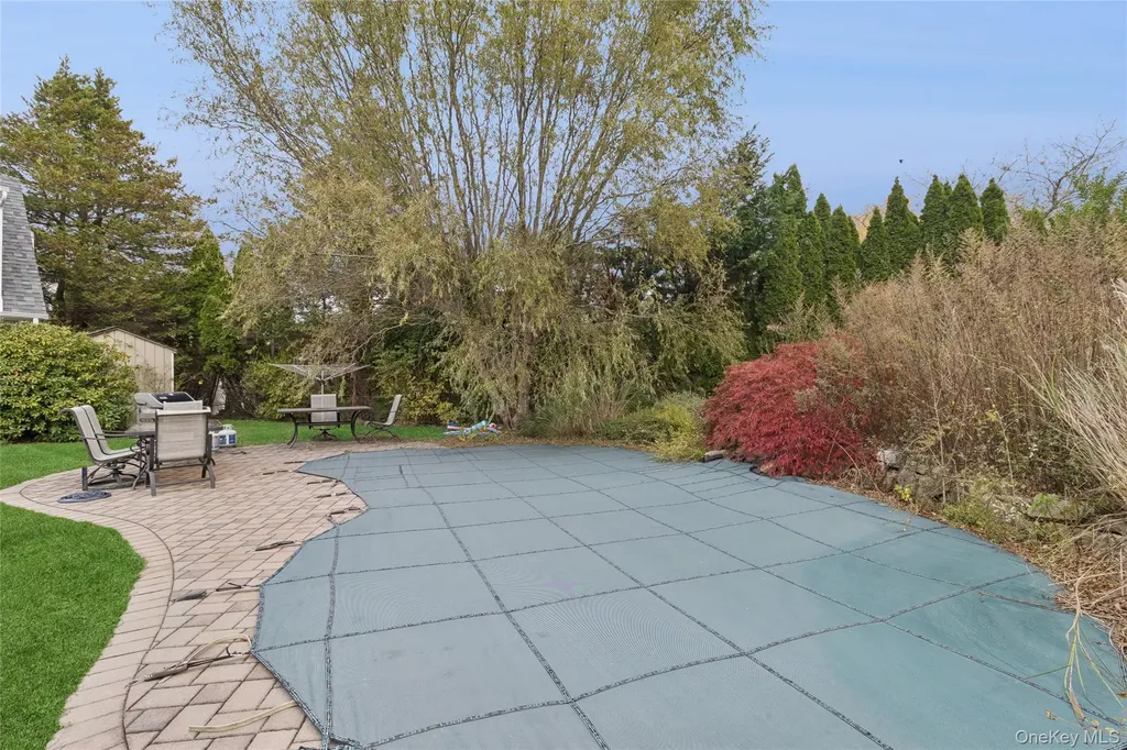 3 Meadowgrass Lane Southampton NY 11968