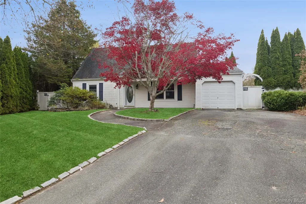 3 Meadowgrass Lane Southampton NY 11968