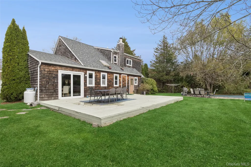 3 Meadowgrass Lane Southampton NY 11968
