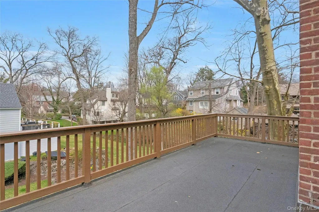 11 Beverly Place Larchmont NY 10538