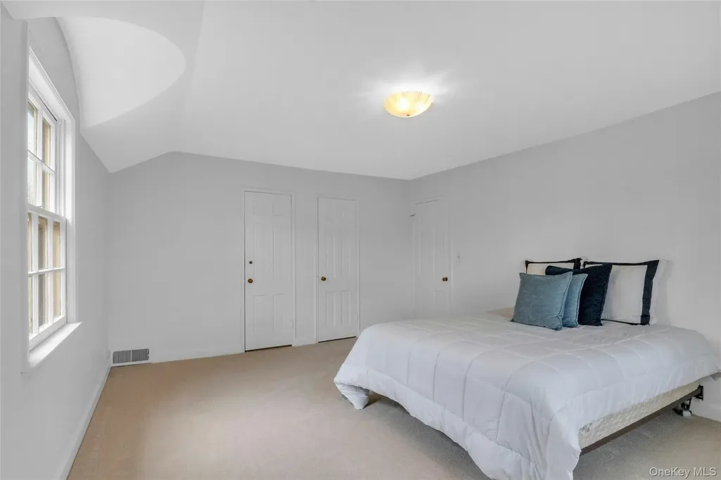 11 Beverly Place Larchmont NY 10538