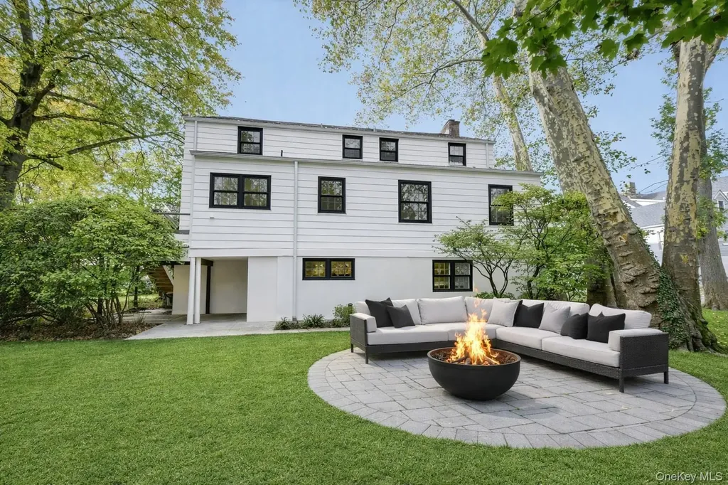 11 Beverly Place Larchmont NY 10538