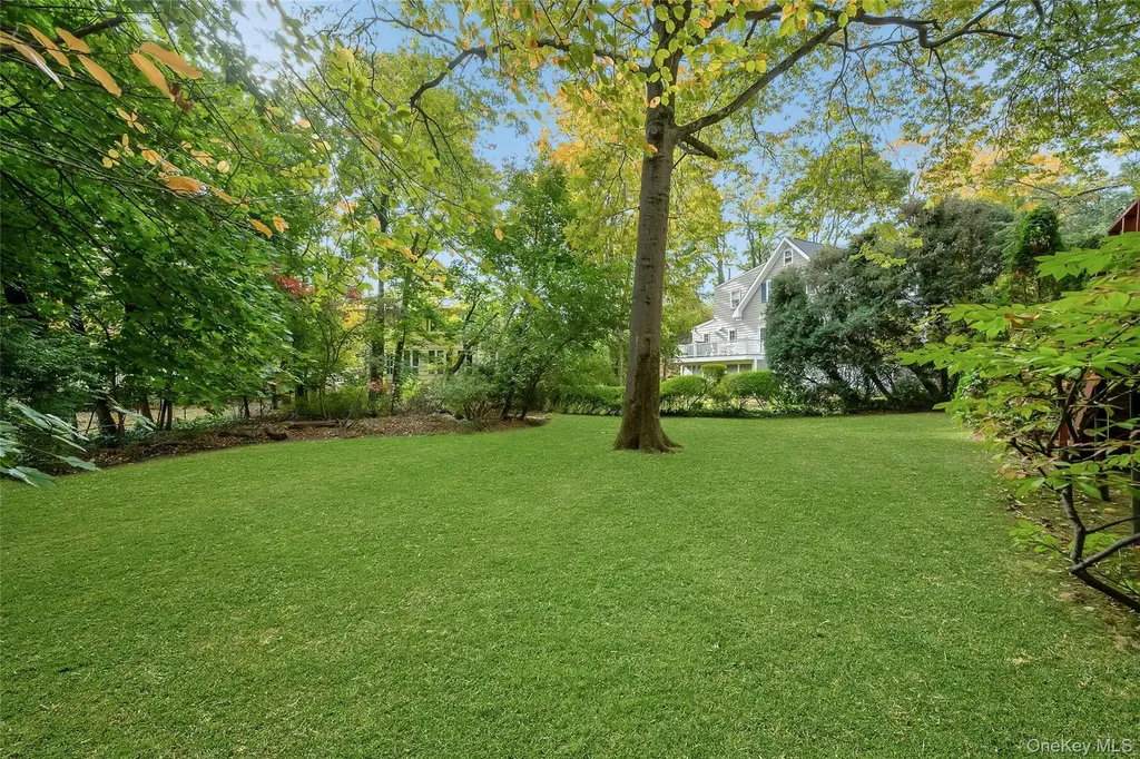 11 Beverly Place Larchmont NY 10538