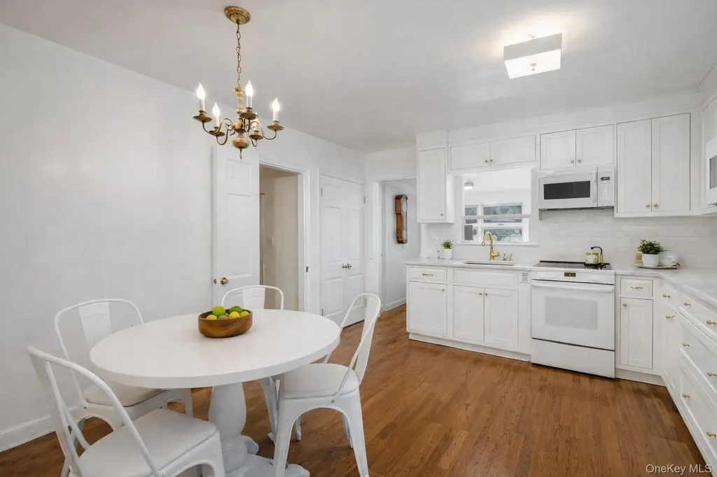 11 Beverly Place Larchmont NY 10538