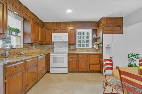 11 Beverly Place Larchmont NY 10538