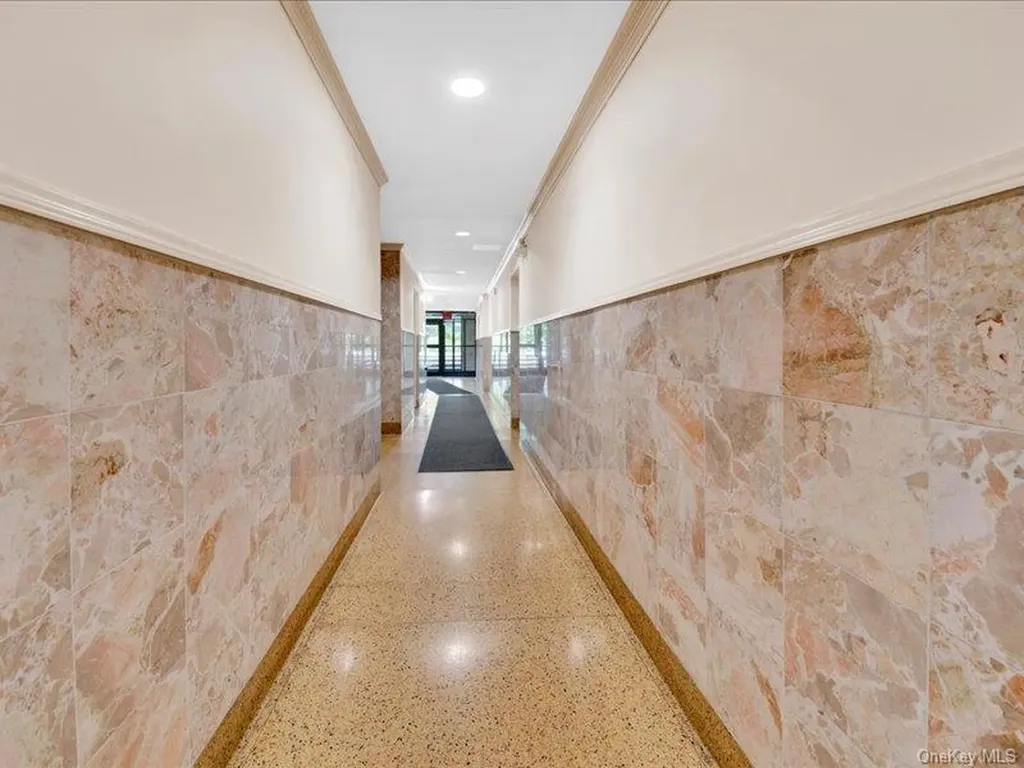 1910 S Pelham Parkway S Bronx NY 10461