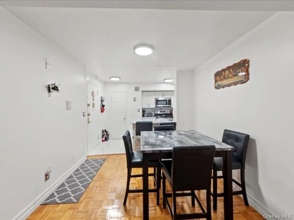 1910 S Pelham Parkway S Bronx NY 10461