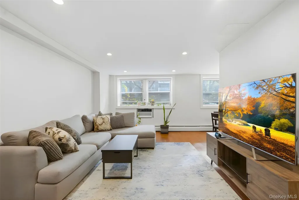 45 Hill Park Avenue Great Neck NY 11021