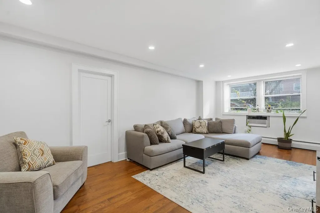 45 Hill Park Avenue Great Neck NY 11021