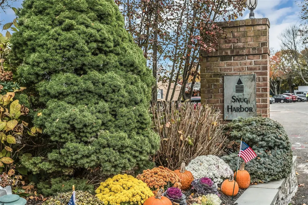 55 Harbor North Amityville NY 11701