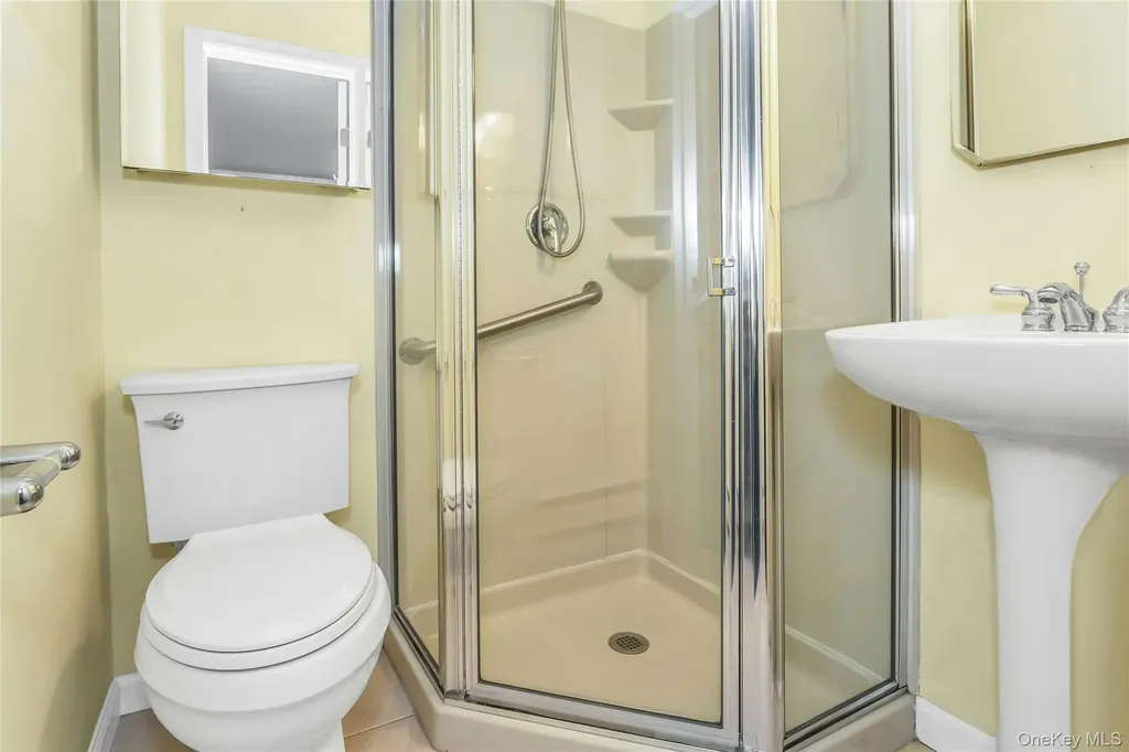 55 Harbor North Amityville NY 11701