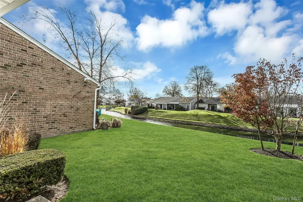 55 Harbor North Amityville NY 11701