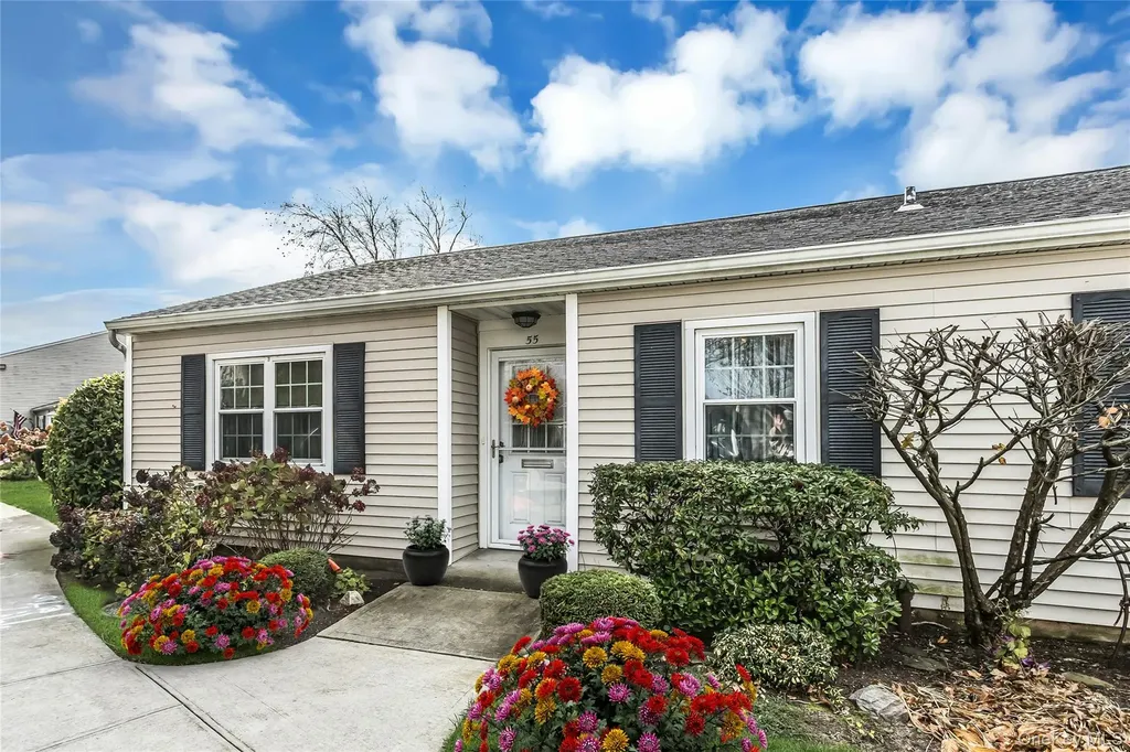 55 Harbor North Amityville NY 11701