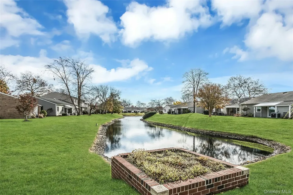55 Harbor North Amityville NY 11701