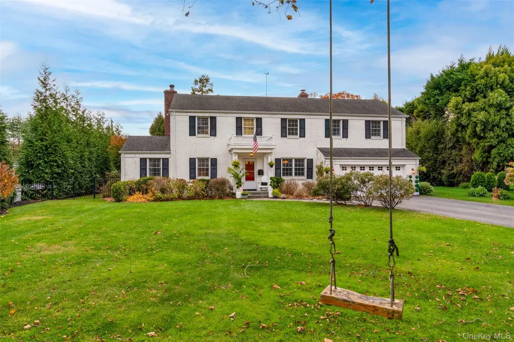 30 Lawrence Lane Bay Shore NY 11706