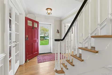 30 Lawrence Lane Bay Shore NY 11706