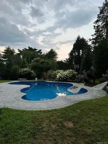 30 Lawrence Lane Bay Shore NY 11706