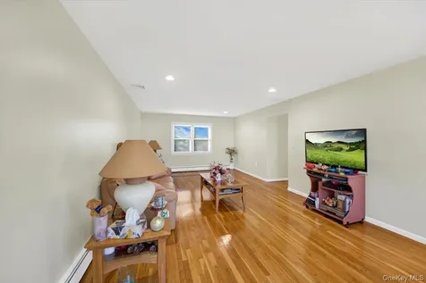 37 Aka 39 Deshon Avenue Bronxville NY 10708