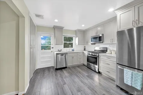 37 Aka 39 Deshon Avenue Bronxville NY 10708