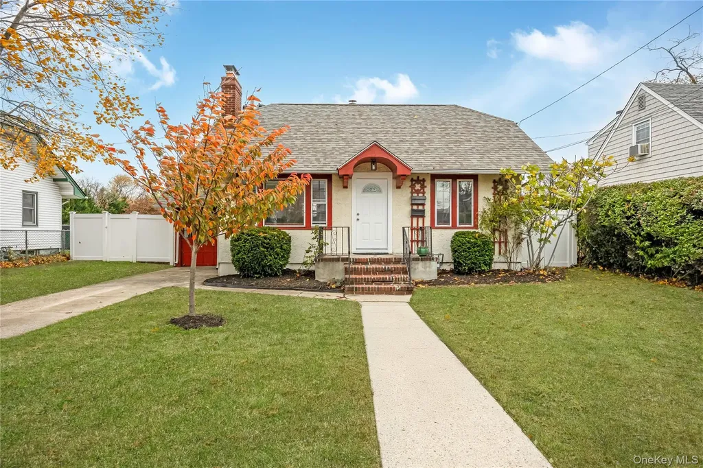 51 Castleton Court Oceanside NY 11572