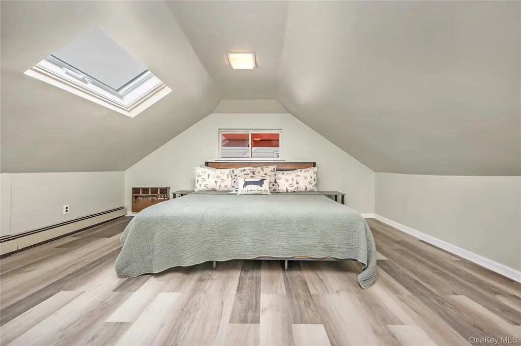 51 Castleton Court Oceanside NY 11572