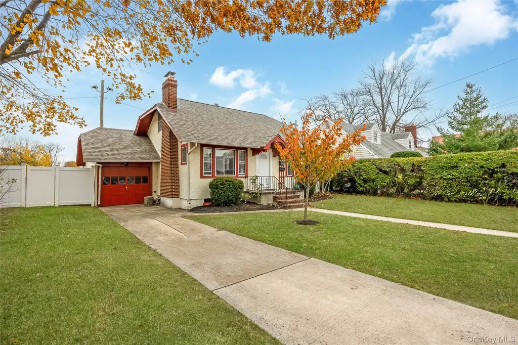 51 Castleton Court Oceanside NY 11572