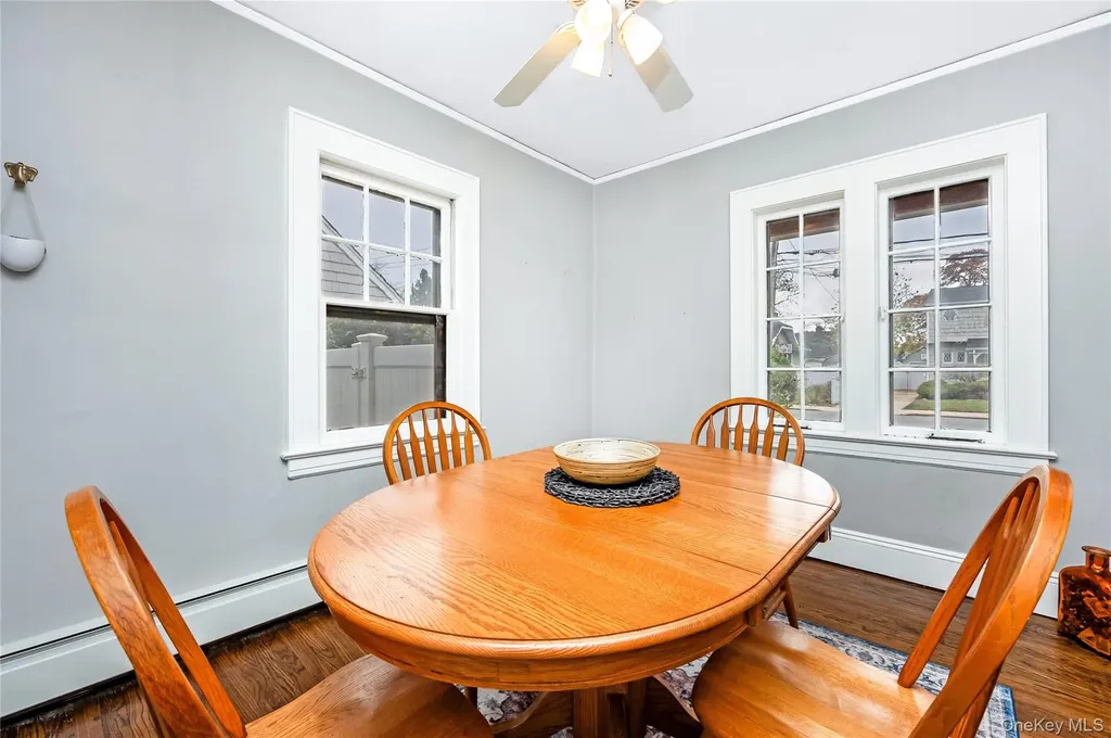 51 Castleton Court Oceanside NY 11572