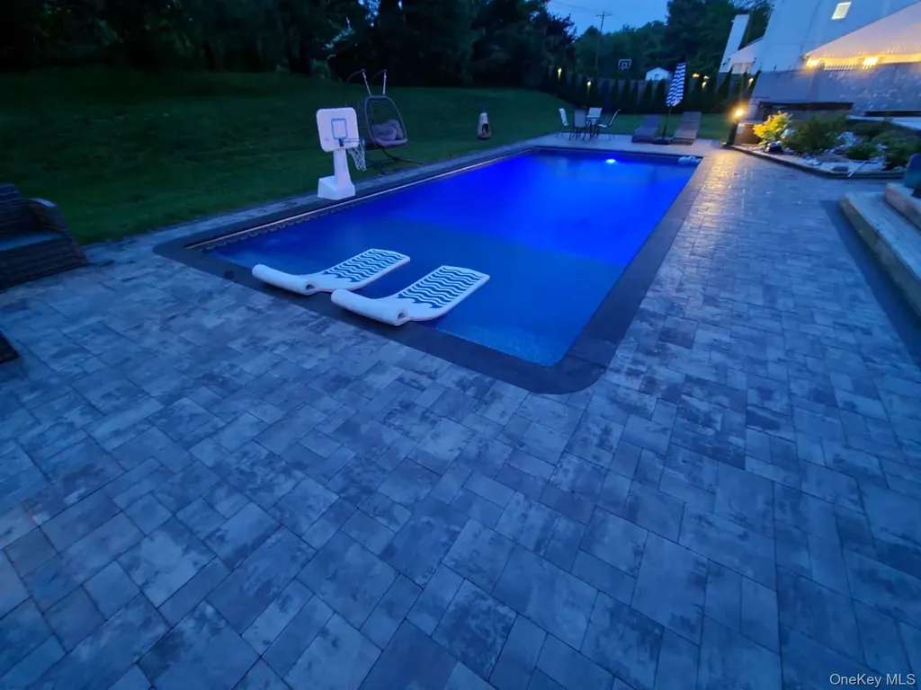 5 Field Lane Miller Place NY 11764