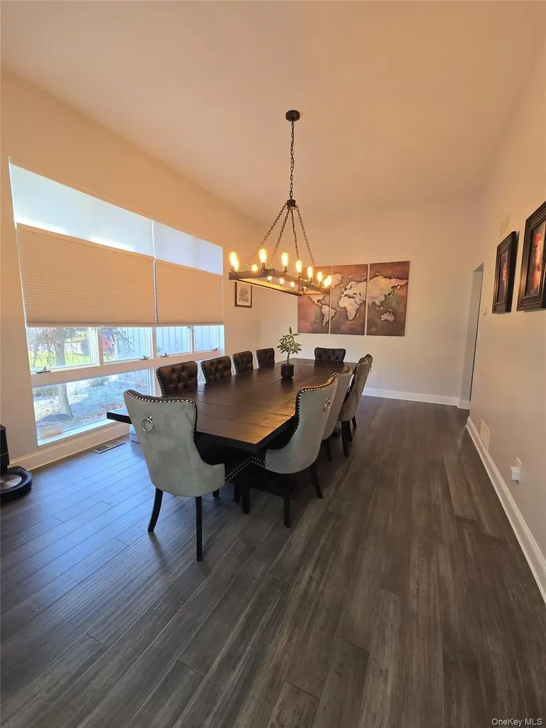 5 Field Lane Miller Place NY 11764