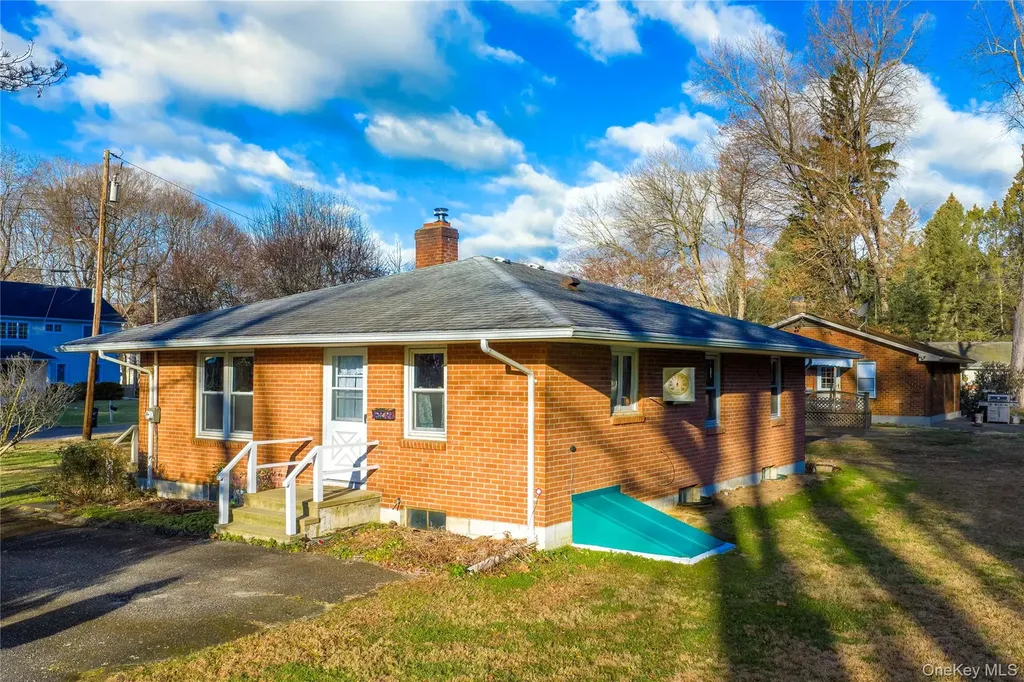 16 Townsend Boulevard Pawling NY 12564