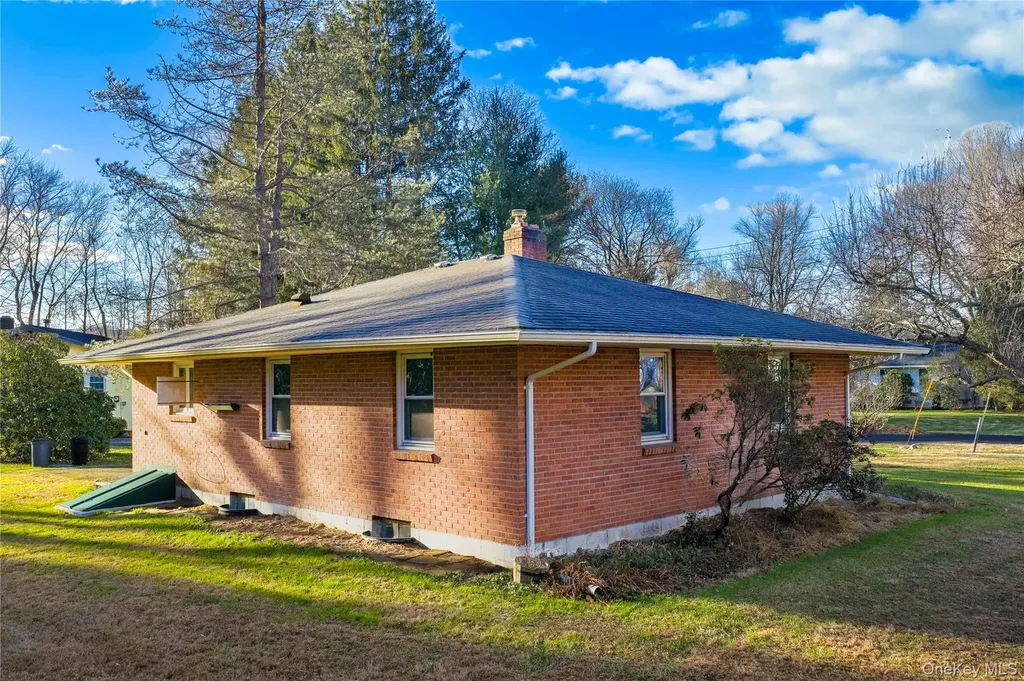16 Townsend Boulevard Pawling NY 12564