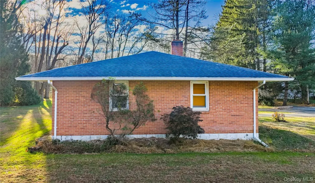 16 Townsend Boulevard Pawling NY 12564