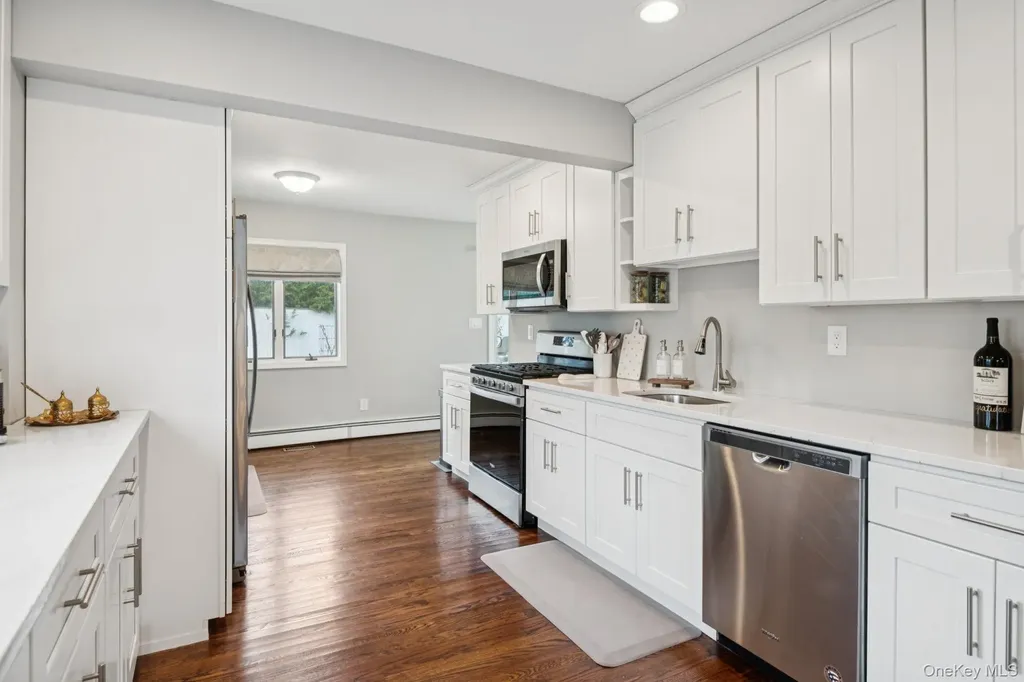 515 Mccall Avenue West Islip NY 11795