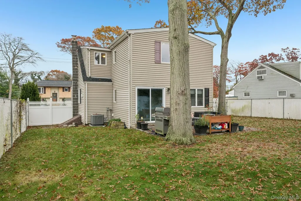 515 Mccall Avenue West Islip NY 11795