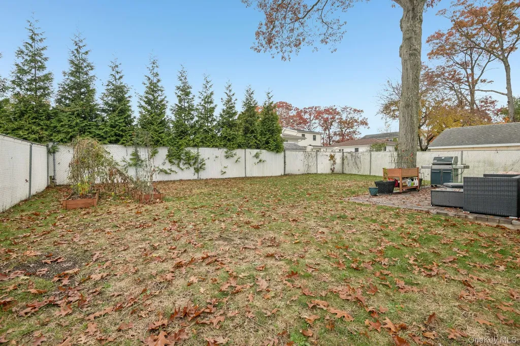 515 Mccall Avenue West Islip NY 11795