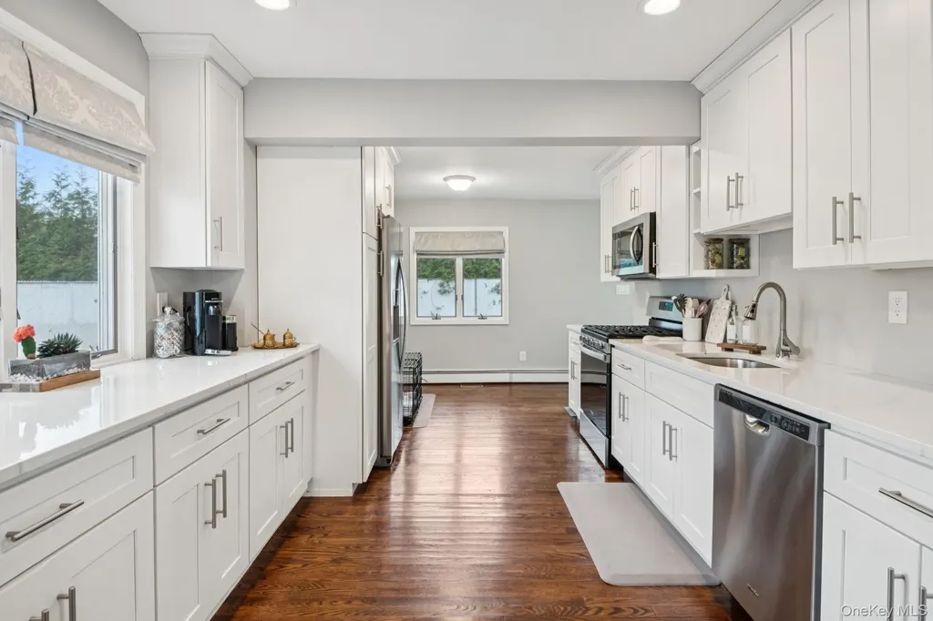 515 Mccall Avenue West Islip NY 11795