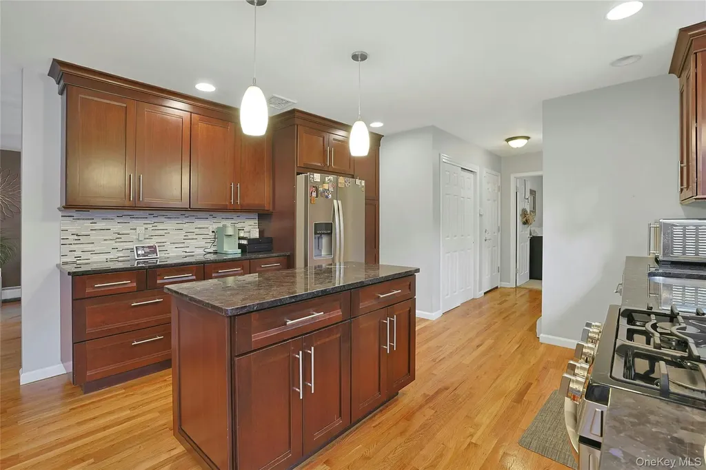 30 Pelham Avenue Nanuet NY 10954