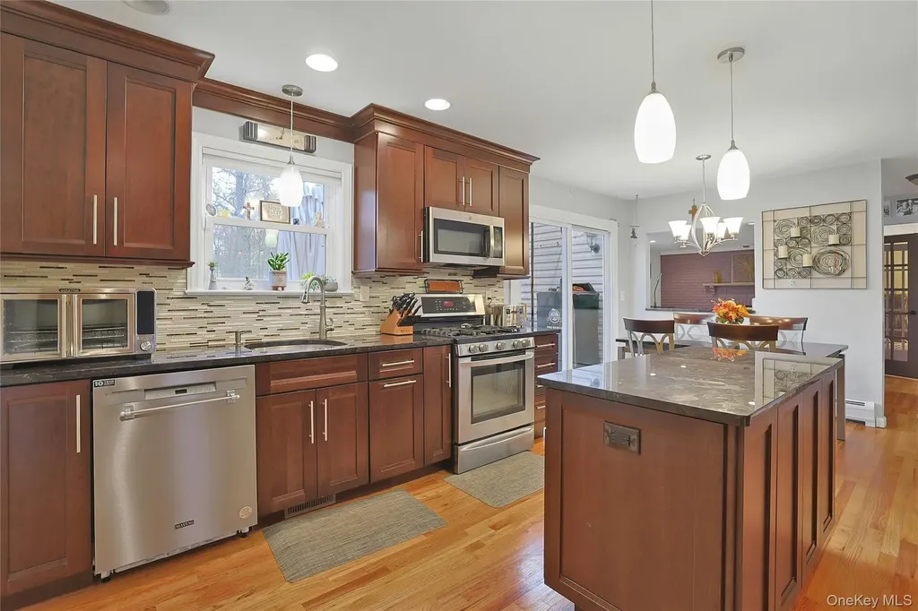 30 Pelham Avenue Nanuet NY 10954