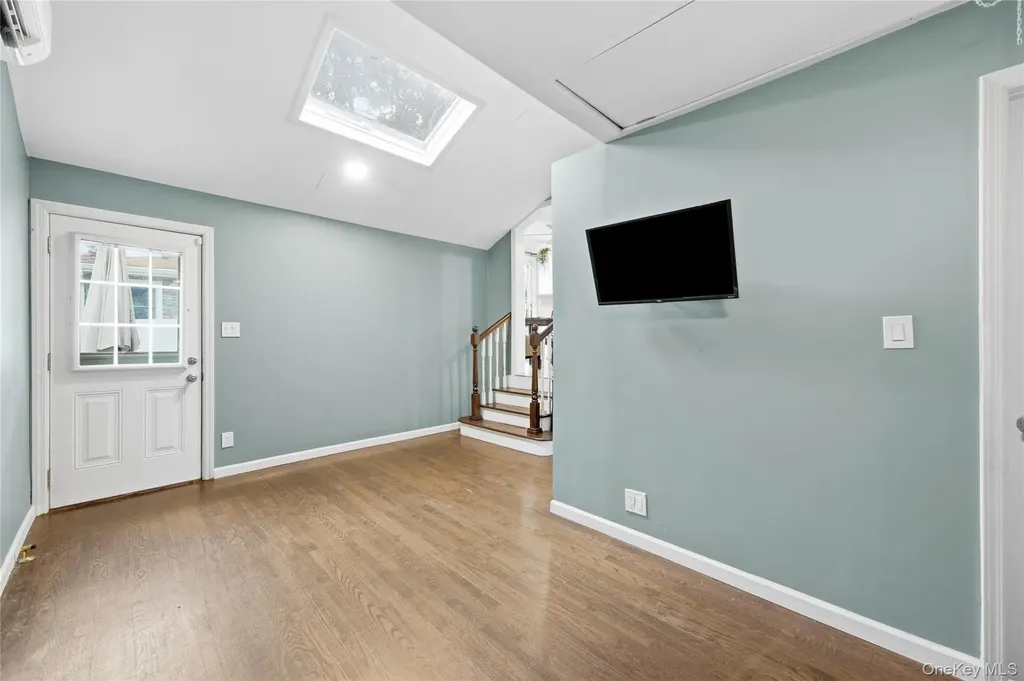 32 Beachwood Drive Babylon NY 11702