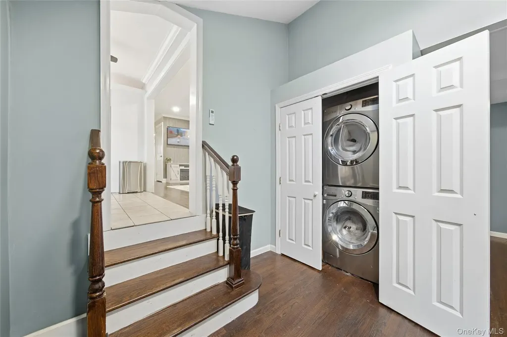 32 Beachwood Drive Babylon NY 11702