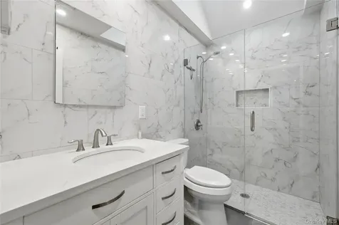 32 Beachwood Drive Babylon NY 11702