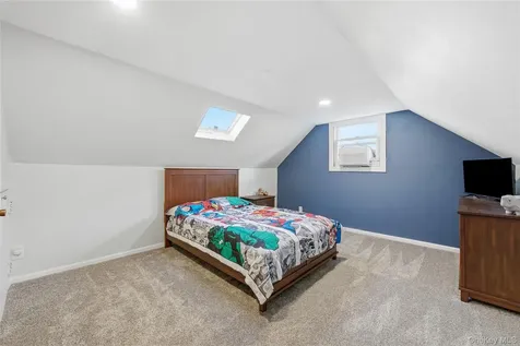 32 Beachwood Drive Babylon NY 11702