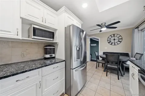 32 Beachwood Drive Babylon NY 11702