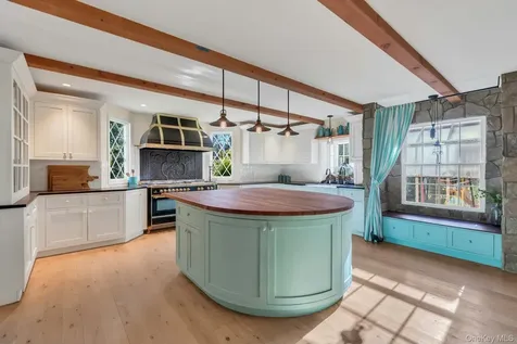 249 Gerritsen Avenue Bayport NY 11705