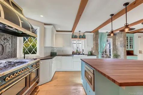 249 Gerritsen Avenue Bayport NY 11705