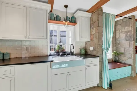 249 Gerritsen Avenue Bayport NY 11705