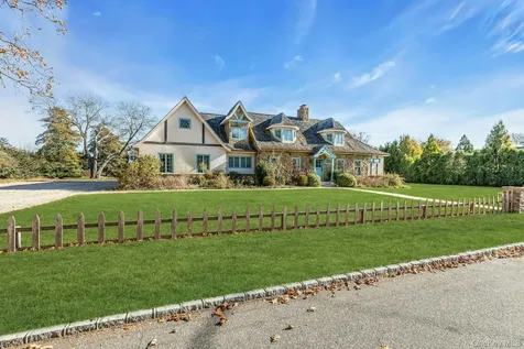 249 Gerritsen Avenue Bayport NY 11705