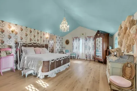 249 Gerritsen Avenue Bayport NY 11705